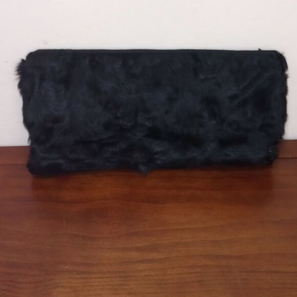 Vintage 1940's Style Black Fur Hat and Coordinating Fur Clutch Purse - Picture 8 of 10